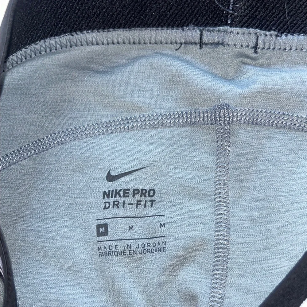 Nike Pro Gray Leggings for Ultimate Performance - Picture 3 of 10